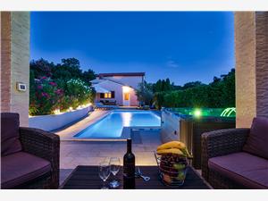 Villa INES Labin, Größe 140,00 m2, Privatunterkunft mit Pool