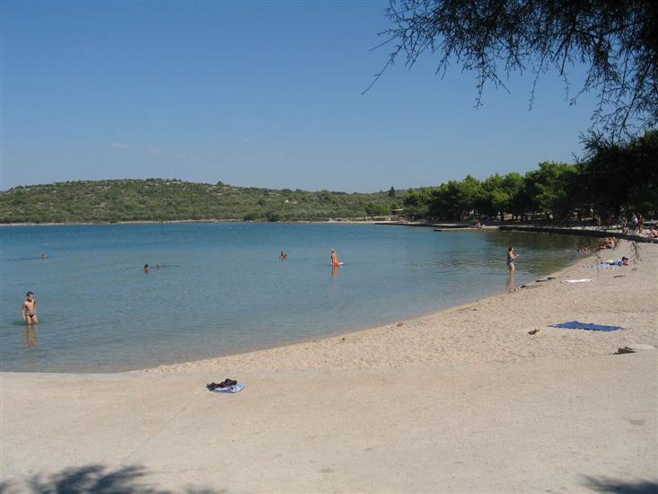 Apartments Hari 89361 Tisno island Murter