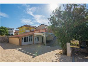 Apartments Andelic Vir - island Vir, Size 46.00 m2, Airline distance to the sea 20 m