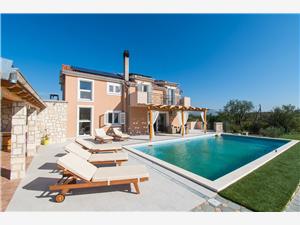 Villa Beautiful country side Šibeniks Riviera, Avlägsen stuga, Storlek 160,00 m2, Privat boende med pool