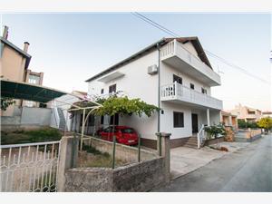 Apartman Mijo Vodice, Méret 36,00 m2, Központtól való távolság 700 m