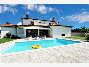 Hébergement avec piscine L’Istrie bleue,Réservez  Exclusive De 387 €
