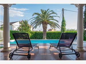 Hébergement avec piscine L’Istrie bleue,Réservez  pool De 348 €