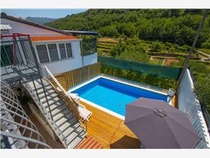 Ferienwohnung Fila Riviera von Split und Trogir, Haus in Alleinlage, Größe 120,00 m2, Privatunterkunft mit Pool
