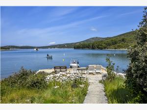House Soline Croatia, Remote cottage, Size 36.00 m2, Airline distance to the sea 20 m