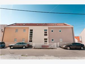 Appartement Split en Trogir Riviera,Reserveren  Katarina Vanaf 120 €