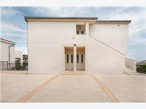 Apartment Split and Trogir riviera,Book  LuMaDuMa From 95 €