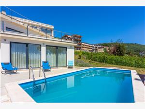 House Casa Lux Opatija, Size 175.00 m2, Accommodation with pool