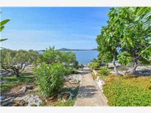 Remote cottage North Dalmatian islands,Book  Mate From 142 €