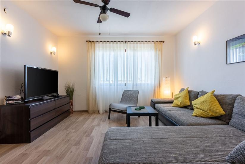 Apartment A1, for 6 persons
