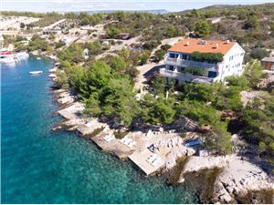 Apartment Middle Dalmatian islands,Book  place From 100 €