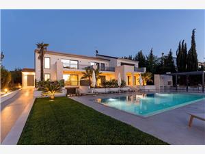Villa L