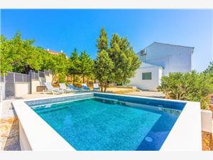 Villa Kvarneröarna,Boka  breeze Från 534 SEK