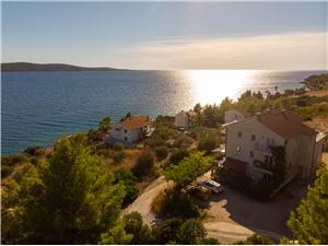 Appartement Midden Dalmatische eilanden,Reserveren  Jele Vanaf 85 €