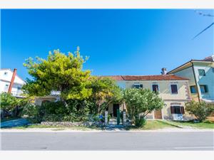 Dom Romanca 2 Sukosan (Zadar), Rozloha 120,00 m2, Vzdušná vzdialenosť od mora 100 m, Vzdušná vzdialenosť od centra miesta 20 m