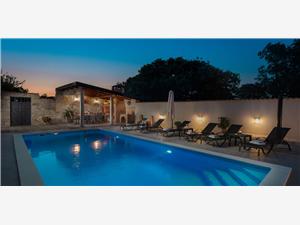 Accommodatie met zwembad Sibenik Riviera,Reserveren  Giardino Vanaf 205 €