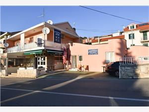Apartamenty ATM Sibenik, Powierzchnia 25,00 m2, Odległość od centrum miasta, przez powietrze jest mierzona 500 m