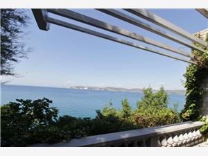 Beachfront accommodation Blue Istria,Book  Monterosso From 373 €
