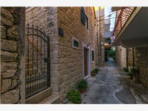 Апартамент Stone apartment in center Kastel Stari, Каменные дома, квадратура 30,00 m2, Воздуха удалённость от моря 50 m