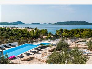 Beachfront accommodation Zadar riviera,Book  5 From 212 €