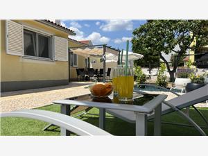 House Mirjana Vodice, Size 70.00 m2, Airline distance to town centre 280 m