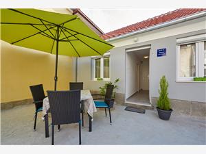 Vakantie huizen Split en Trogir Riviera,Reserveren  Dvor Vanaf 71 €