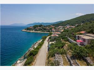 House Linda South Dalmatian islands, Size 150.00 m2, Accommodation with pool, Airline distance to the sea 50 m