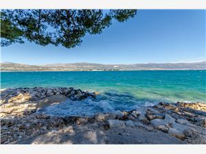 Beachfront accommodation Split and Trogir riviera,Book  Mare From 85 €
