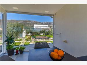 Apartment Split and Trogir riviera,Book  Maslina From 142 €