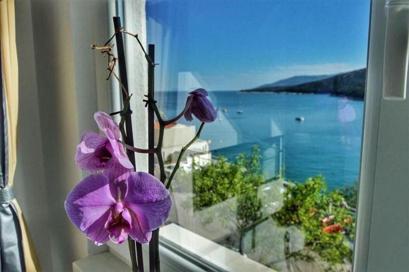 Apartment By the Sea