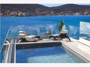Villa Lux Vinisce, Größe 235,00 m2, Privatunterkunft mit Pool, Luftlinie bis zum Meer 100 m