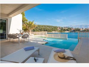 Vila More , Prostor 370,00 m2, Soukromé ubytování s bazénem, Vzdušní vzdálenost od moře 10 m