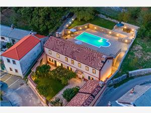 Villa Eirene Drivenik, Superficie 180,00 m2, Hébergement avec piscine
