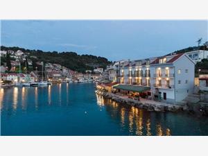 Apartment Middle Dalmatian islands,Book  Royal From 267 €