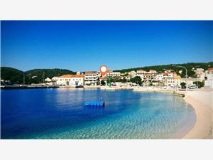 Location en bord de mer Les iles de la Dalmatie centrale,Réservez  Court De 357 €