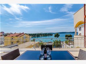 Apartment Split and Trogir riviera,Book  Rizza From 142 €