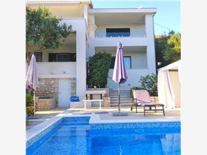 Apartments Oasis Milna - island Brac, Size 70.00 m2, Accommodation with pool, Airline distance to town centre 400 m