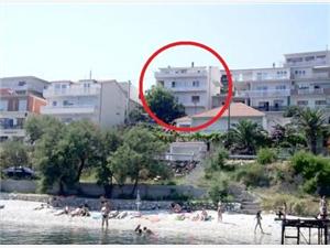 Apartments Stipe Dugi Rat, Size 60.00 m2, Airline distance to the sea 100 m