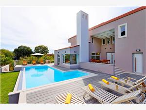 Villa Jure Makarska Riviera, Kwadratuur 170,00 m2, Accommodatie met zwembad