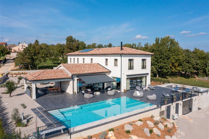 Villa Cypress Hill