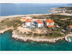 Accommodation with pool Kvarners islands,Book  apartmani From 200 €