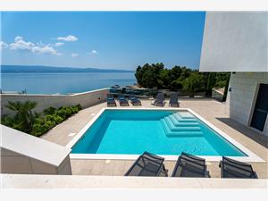 Vila Petra Split a Trogir riviéra, Rozloha 280,00 m2, Ubytovanie s bazénom, Vzdušná vzdialenosť od mora 35 m