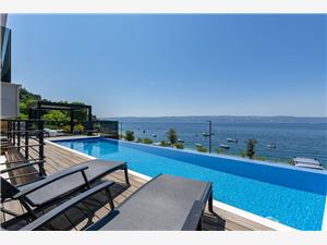 Appartementen Villa Luxury Brzet Omis, Kwadratuur 70,00 m2, Accommodatie met zwembad, Lucht afstand tot de zee 15 m
