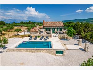 Hiša Bračuta Pucisca - otok Brac, Kvadratura 60,00 m2, Namestitev z bazenom