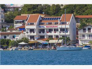 Maison HOTEL PLAVA LAGUNA Les îles de Dalmatie du Nord, Superficie 16,00 m2, Distance (vol d'oiseau) jusqu'au centre ville 550 m