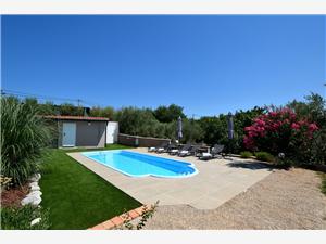 Villa Frana Krk - eiland Krk, Stenen huize, Kwadratuur 90,00 m2, Accommodatie met zwembad