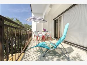 Apartman More Srima (Vodice), Méret 60,00 m2, Légvonalbeli távolság 100 m, Központtól való távolság 400 m