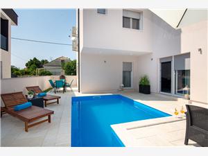 Lägenhet Cosic , Storlek 70,00 m2, Privat boende med pool, Luftavståndet till centrum 300 m