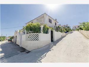 Appartement Midden Dalmatische eilanden,Reserveren  Nada Vanaf 75 €