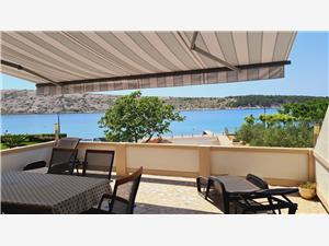 Beachfront accommodation Kvarners islands,Book  Petra From 185 €